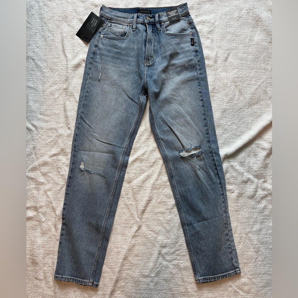 Women’s Silver Jeans Highly Desirable Universal Fit High Rise Slim Straight Leg